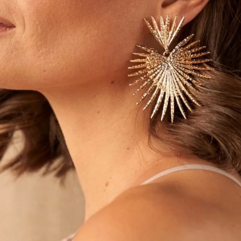 REVOLVE Radiant Gold Sunburst Earrings